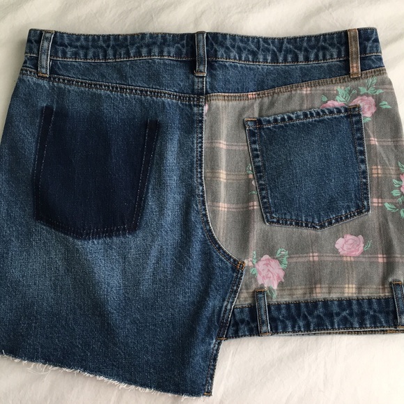 NEW Asymmetrical  Denim Skirt Urban Outfitters - Picture 4 of 5